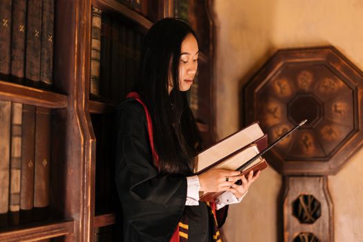Top Magic Books for Self-Learners: Expert Recommendations & Tips